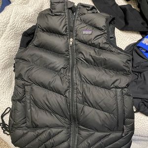 Patagonia girls puffer vest sz 12